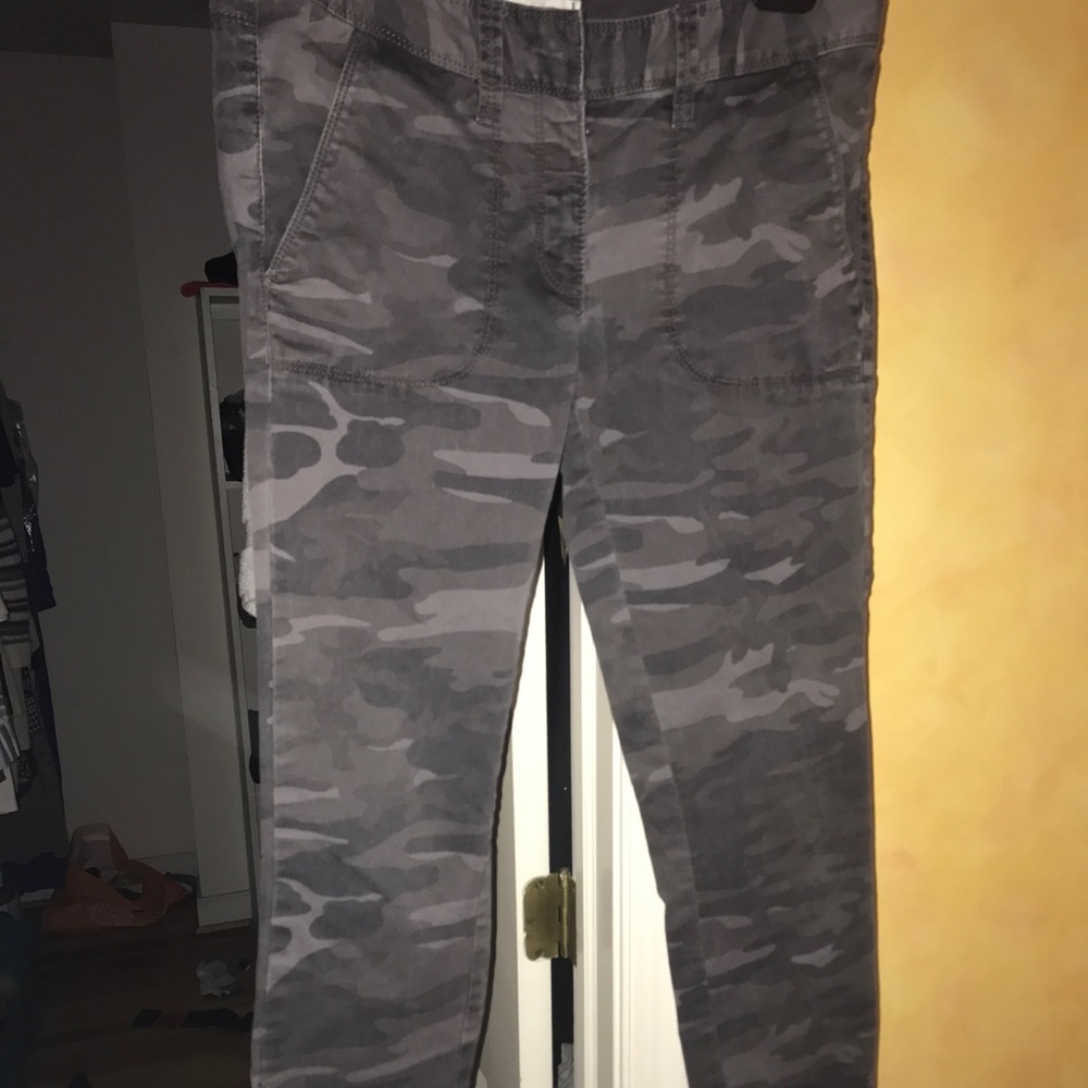 LOFT camo pants size 2